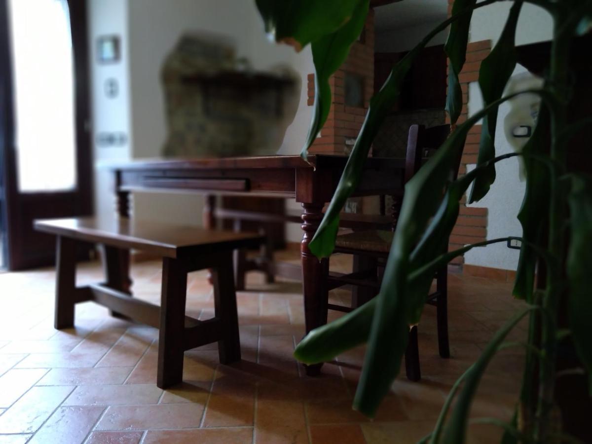 Agriturismo Il Pozzo カンパニャーティコ エクステリア 写真